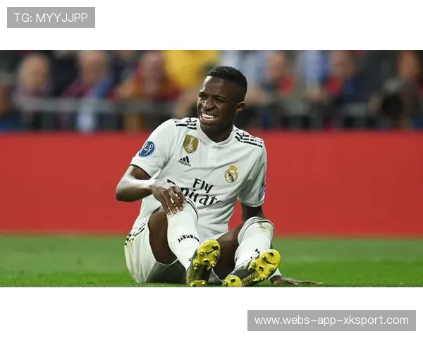 皇马转移球速度加快，维尼修斯抽射稍高